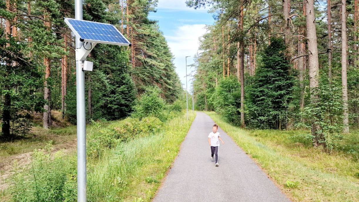 Pole-mounted SensMax TAC-B radar sensor installation in a park with optional solar power