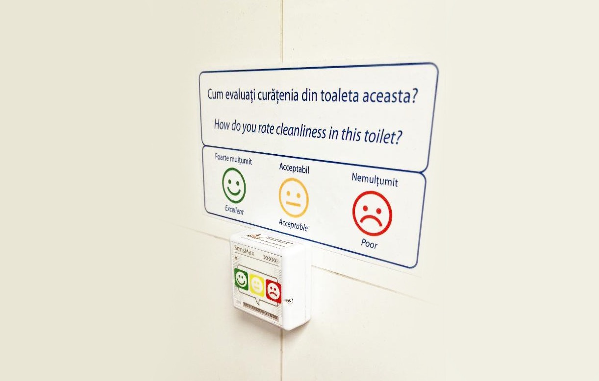 Wireless toilet feedback system with smiley buttons